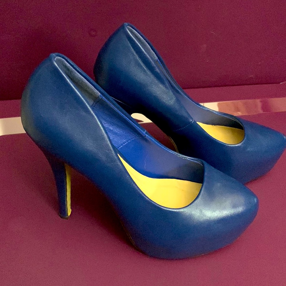 stilettos- new, never worn, no box